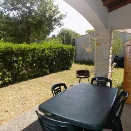 Maison Vaux-sur-mer, 3 Pieces, 5 Personnes - Fr-1-305-152 빌라 *